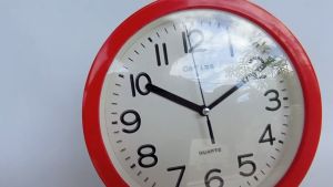 Jam Dinding dan Meja ONTIME 1919 1918 Series Multifungsi Desain Colorful Diameter Kecil 20cm