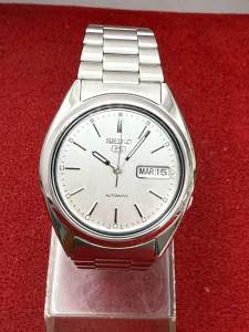 นาฬิกาไซโก้ 5 ระบบอัตโนมัติ นาฬิกาผู้ชายมือสองของแท้ รับประกัน 6 เดือน