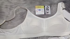 Áo Lót Nữ Sinh Triumph Tshirt Bra T 421 P  - Màu Trắng - Không Gọng - Mút Mỏng 21-016