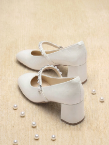 Josiny | Celeb-inspired White Comfortable Fall Chunky Heel Mary Jane Pumps