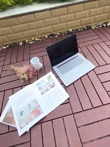 Plastic wood flooring 60cm x 30cm self-installed waterproof and anti-corrosion seamless floor for outdoor balcony and terrace