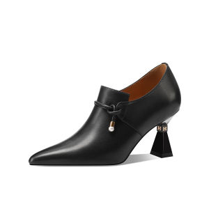 รองเท้าส้นสูงหนังแท้สีขาวเทาสำหรับผู้หญิงในช่วงฤดูใบไม้ผลิ รองเท้าส้นเดี่ยวแบบสวมหัวแหลม รองเท้าทำงาน รองเท้าแฟชั่น