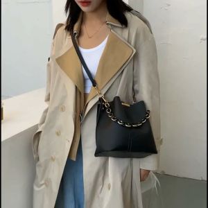 🔥กระเป๋าสะพายไหล่ สไตส์นี้เท่มาก แฟชั่นฤดูใบไม้ผลิ กระเป๋านาดใหญ่จุของได้เยอะ เรียบง่า ฮิตมากตอนนี้ Bucket bag