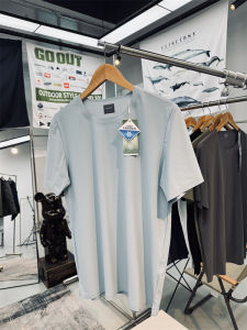 เสื้อยืดแห้งเร็วแบบกันแดดกันลมระบายอากาศได้ดีสำหรับผู้ชายและผู้หญิง ทรงหลวม แขนสั้น คอตั้ง ทรงพอดีตัว ทรงพอดีตัว