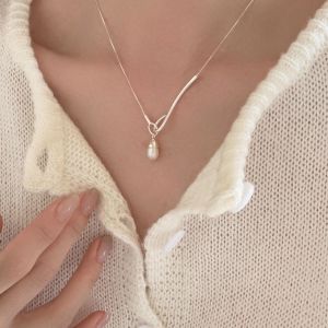 Korean Style Pearl Necklace Womens New 2025 Fashion Sweater Chain Elegance Luxury Versatile Neck Chain Fresh Outlined Jewelry