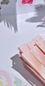 MC2074 เมลินดา ฟิตติ้ง ลิป ชาร์ปเปอร์ ลิปไลเนอร์ Meilinda Fitting Lip Shaper