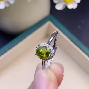 Montagne Jewelry Natural 6x7mm Green Tourmaline Ring for women Crystal Inset Four Claw Design Fine Jewellery 925 Silver Ring