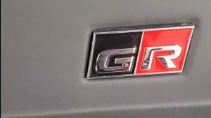 สคู๊ป จมูกฝากระโปรง TOYOTA REVO  GR SPORT ดำตัดแดง เลือกเลย REVO15 16 17 และ 18 19 REVO20 21 22 23 24 ใส่กับชุด GR SPORT จมูกฝากระโปรง สายลุย