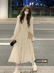 ชุดเดรสยาวคอวีแขนยาวสีขาว ทรงเอ เอวเข้ารูป ดีเทลจีบ ชุดทำงานฤดูใบไม้ร่วง 2025 ชุดเดรสผู้หญิง ชุดทำงานสีพื้น