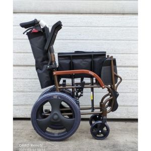 Kursi Roda Athena Avico Bahan aluminium traveling 16in / Bisa di lipat