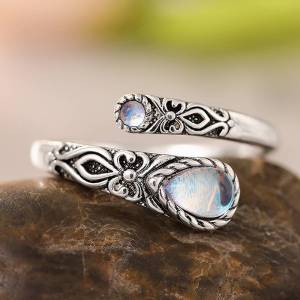 Huitan Imitation Moonstone Women Vintage Opening Ring Fancy Party Daily Delicate Anti Silver Color Accessories Elegant Jewelry