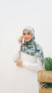Mevrouw Hijab HIBISCUS 120X120 Ultrafine Lasercut