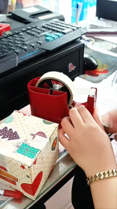 1 Cây 12 Cuộn Băng Keo Giấy 2.4F Độ Dính Tốt Dễ Xé Tiện Lợi