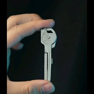 Multifunctional Keychain Tool 8 in 1 Mini portable Tool Can Be Used To open Bottle CapsTighten screwsAngle Measurement