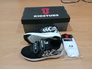 Sepatu Sekolah Anak Laki Laki Perempuan Cewek Cowok Warna Hitam Tali Perekat Rekat Velcro Kecil Tanggung Umur 6-10 PAUD TK SD SMP SMA Kelas 1 2 3 4 5 6 7 8 9 0 -KIDZTUBSTUBS1445052824