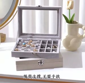 กล่องเก็บเครื่องประดับ กล่องใส่เครื่องประดับกำมะหยี่ ที่เก็บต่างหู กันฝุ่น สินค้าใหม่พร้อมจัดส่ง