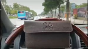 Ví Đựng Giấy Tờ Xe Ô Tô Giấy Đăng Kiểm Ô Tô Da Pu Cao Cấp Logo HYUNDAI Và Nhiều Logo Khác Bền Đẹp Thời Trang Kích Thước Nhỏ Gọn