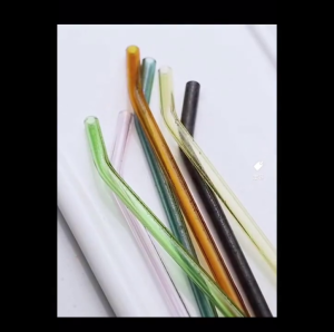 8-Color High Borosilicate Glass Straw: A Shatterproof, Reusable Option for Juice & More