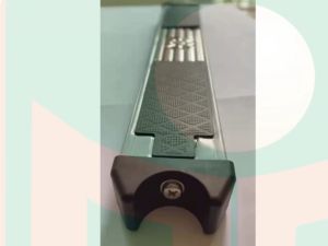 Bậc thang bể bơi