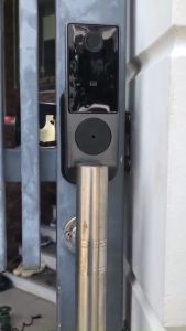 Khóa cổng sắt vân tay R8 - 5 chế độ mở khoá: Vân tay mật mã thẻ từ chìa khoá cơ và APP TTlock