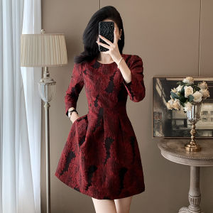 ชุดเดรสสีแดงวินเทจสั้นแฟชั่นฤดูใบไม้ร่วง/ฤดูหนาว ชุดราตรีสุดหรูหราสำหรับงานเลี้ยง ชุดเดรสผู้หญิงสั้นพิมพ์ลายแขนยาว