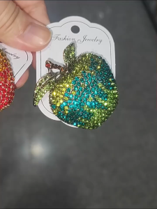 Sparkling Christmas Apple Brooch - Full Zircon Lucky Fruit Pin - Cute Festive Gift for Women & Girls