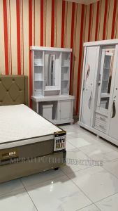 Paket Seserahan Dipan + Matras + meja rias + lemari 3 pintu. 160x200