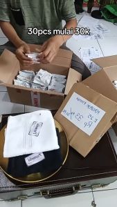 Murah Isi 30 pcs Krupuk Finna Garuda Halal Asin Gurih Free Karton Chips Food
