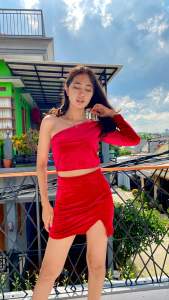 Lyra Setelan One Shoulder Bludru One Set Rok Atasan