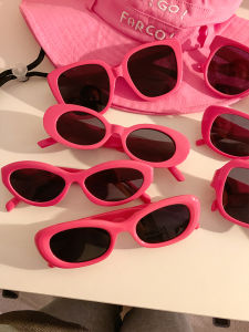 Fashionable Cat Eye Sunglasses Womens Stylish Dope Girl Photography Props UV Protection Sun Glasses New 2025 Model Pinkish Purple