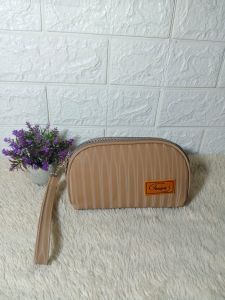 067 DOMPET OVAL 2RUANG MOTIF SALUR BY FAEZYA