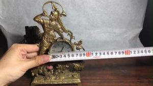 Đồng hồ Phù điêu đồng của Đức cổ chạy reng tốt