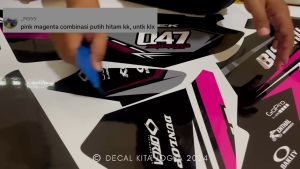 Decal KLX 150 SM 2024 terbaru stiker decal new klx sm 150 warna pink chrome hitam supermoto