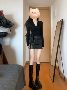 Slimming High Waist V-Neck Black Top And Skirt Set for plus Size Women French Style Knot Design A-Line Mini Skirt in Autumn