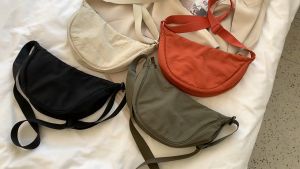 TAS BAHU SELEMPANG SLINGBAG HALF MOON Waist Bag Tas Bahu Mini Wanita Warna Polos Bahan Nilon Premium Korea Style Waterproof Anti Air Tidak Mudah Kotor Rekomendasi Pakai Setiap Hari