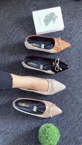 Flat Shoes Wanita Pita Glossy Kombinasi Rajut - Model Pointed Toe Elegant