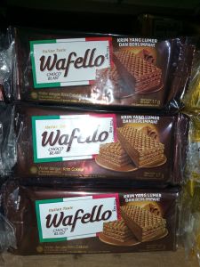 Wafello Choco Blast Wafer Dengan Krim Coklat 17 Gram 1 Pak [ 10 Bungkus ]
