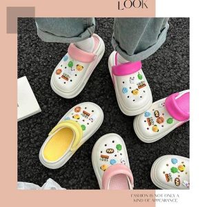 LHSunshine มาแรง รองเท้าแตะหัวโตแบบสวม รุ่นนี้ดีเทลน่ารัก งานสวยใส่สบาย สีสันแบบใหม่แบบสับ พื้นหนานิ่มสวมสบาย ชอบสีไหนไหนรีบเลยราคาดีมาก ฟรีตัวติดการ์ตูน