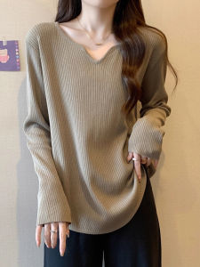 Fashionable and Stylish 2026 Autumn French Design V-Neck Sweater
