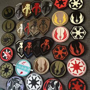 ปลอกแขนปักลายตราสัญลักษณ์โบบา เฟตต์ นักล่าเงินรางวัลแมนดาโลเรียน ของจักรวาลเจได พร้อมแถบตีนตุ๊กแกสำหรับติดเสื้อผ้า