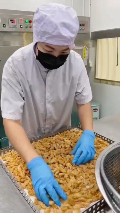 คางกุ้ง ทอดกรอบ รสต้มยำ ขนาด 22 กรัม รสชาติต้มยำแท้ ๆ กรอบ ไม่หืน กินกับอะไรก็อร่อย ตราโอยั๊วะ