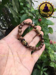 Vòng tay trầm hương tốc tự nhiên mix charm đá màu