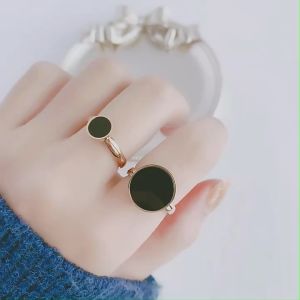 Trendy Store-K85 Cincin Titanium Bentuk Bulat Warna Hitam / Akesoris Wanita Cincin Minimalis Polos