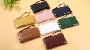 Forever Young กระเป๋าสุดเก๋ รูปร่างเป็นอาจ สุดท้ายใหม่ กระเป๋าผู้หญิง กระเป๋าผู้หญิงกระเป๋าสตางค์หญิง D8020