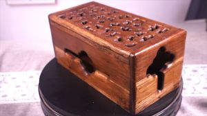 กล่องเก็บปลั๊กไฟ กล่องไม้เก็บของ แท่นวางชาร์จมือถือ กล่องชาร์จแบต กล่องเก็บสายไฟ กล่องแกะสลักไม้ฉลุลายไทยมีฝากปิด