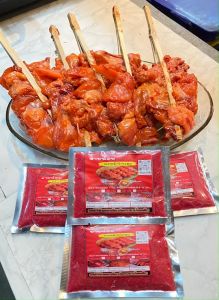 ผงปรุงไก่ย่างแดงยายน้อย อร่อยครบรสจบในซองเดียว สูตรการเดินทางดินแท่งน้ำ 130 บาท