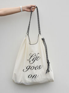 กระเป๋าผ้าใบลายตัวอักษร Mo Yu กระเป๋าสะพายไหล่แบบลำลองสำหรับผู้หญิง กระเป๋าถือแฟชั่นสีขาว กระเป๋าถือลำลอง กระเป๋าสะพายไหล่ผ้าใบลายตัวอักษร