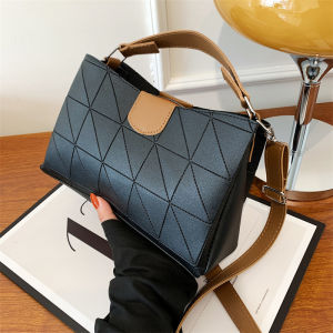 Soft Leather Tote Bag Womens 2024 New A4 Class Commuting Large Capacity Travel Crossbody Big Bag Commute Large Crossbody Bag