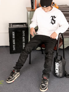 Simok Crew Mens Slim Straight Leg Denim Jeans Wax Coated Trendy Youth Full Waist Zipper Cotton 100% Antimicrobial Long Pants