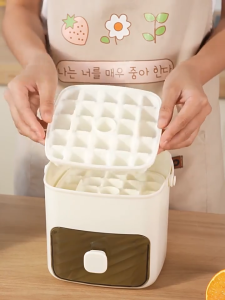 Ice Cube Maker 48-CubeHousehold two-in-one ice box food grade material push-type design convenient for freezing and storing ice cubes sealed and leak-proof keeping ice cubes fresh制冰盒子 制冰机